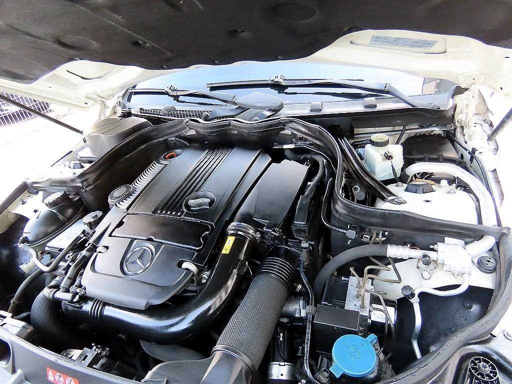 벤츠 C 클래스 C클래스 W204 C200 CGI 아방가르드 이미지 18