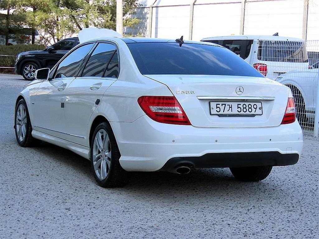 벤츠 C 클래스 C클래스 W204 C200 CGI 아방가르드 이미지 3