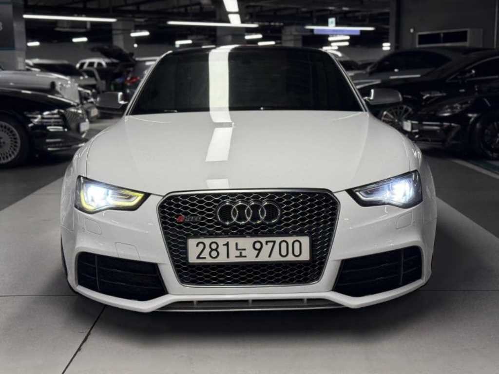 아우디 RS5 4.2 FSI 콰트로 8T3 이미지 3