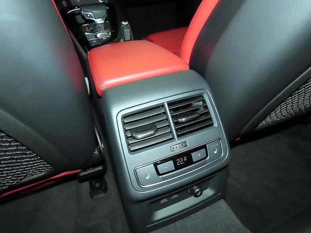 아우디 S4 S4 (B9) 3.0 TFSI 콰트로 이미지 16