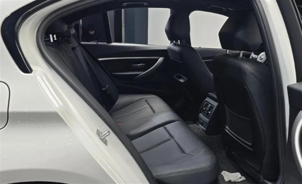 BMW 3시리즈 3시리즈 (F30) 320d M 스포츠 이미지 12