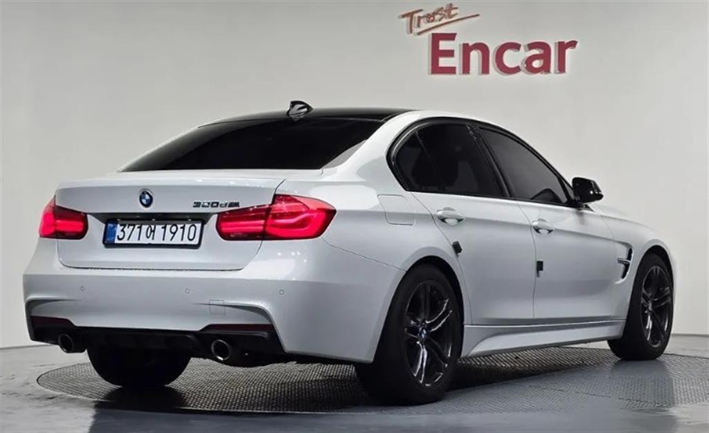 BMW 3시리즈 3시리즈 (F30) 320d M 스포츠 이미지 2