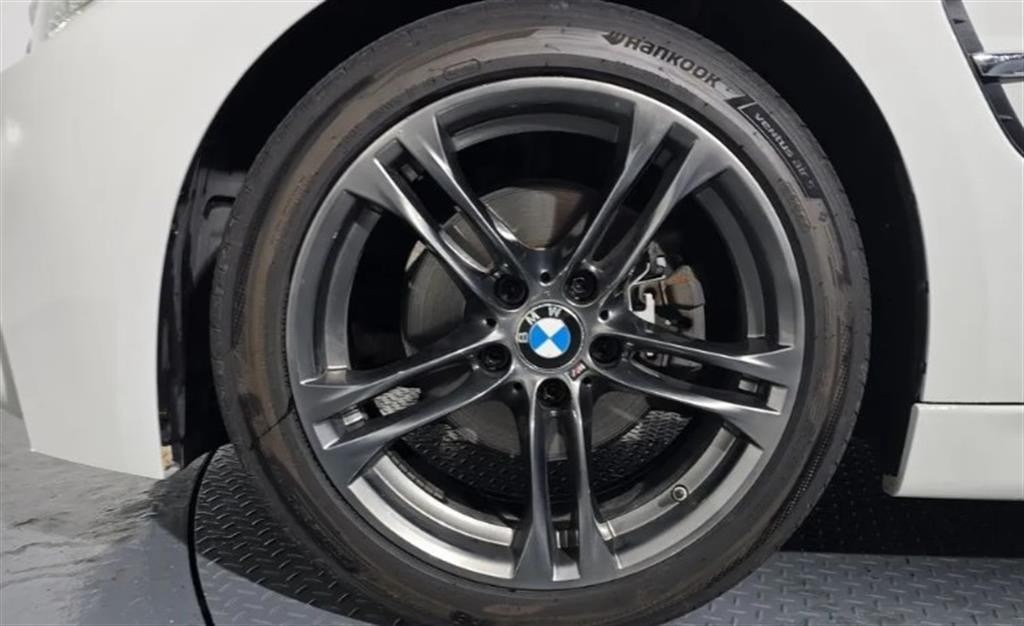 BMW 3시리즈 3시리즈 (F30) 320d M 스포츠 이미지 5