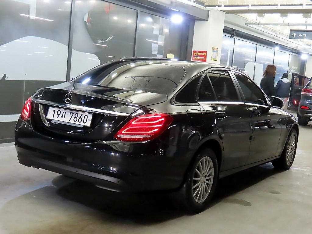 벤츠 C 클래스 C클래스 W205 C200 이미지 4