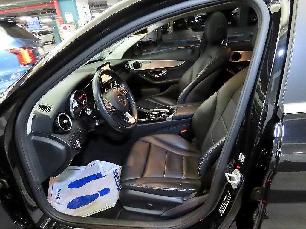 벤츠 C 클래스 C클래스 W205 C200 이미지 6