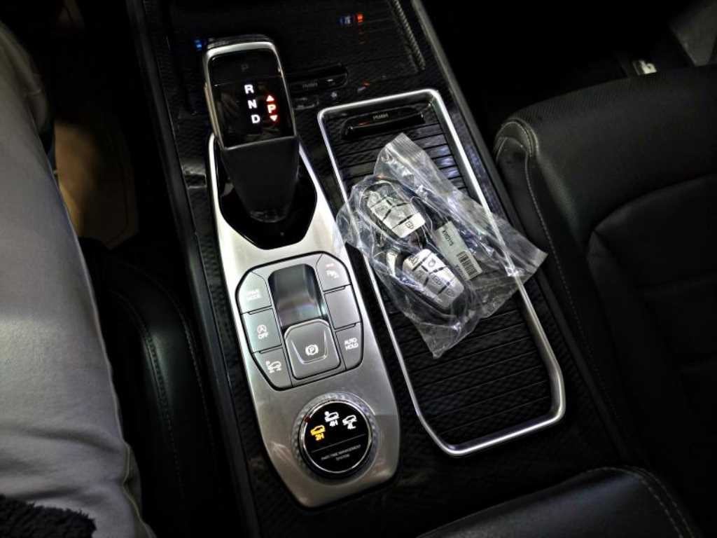 KG모빌리티(쌍용) 렉스턴 올 뉴 렉스턴 (Y450) 디젤 2.2 4WD 럭셔리 이미지 17