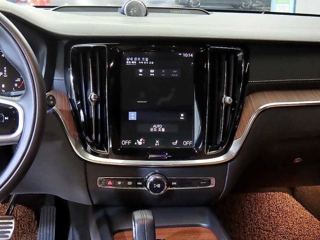 볼보 V60 V60 크로스 컨트리 2세대 2.0 B5 프로 AWD 이미지 11