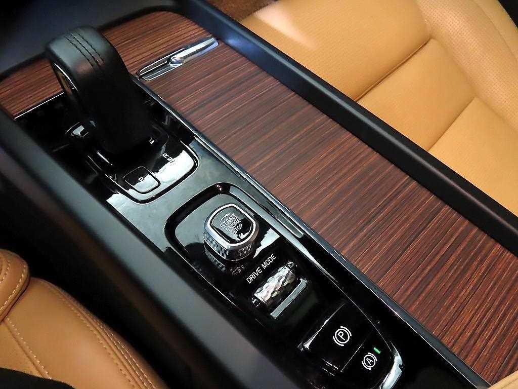 볼보 V60 V60 크로스 컨트리 2세대 2.0 B5 프로 AWD 이미지 12