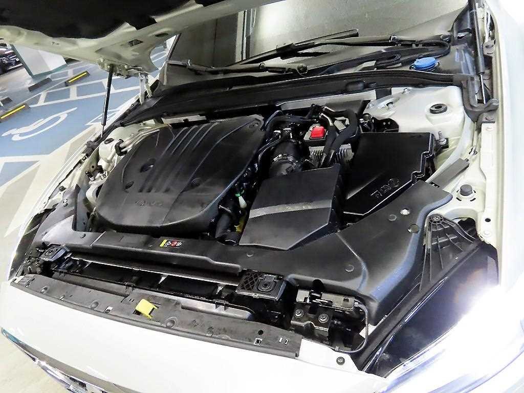 볼보 V60 V60 크로스 컨트리 2세대 2.0 B5 프로 AWD 이미지 19