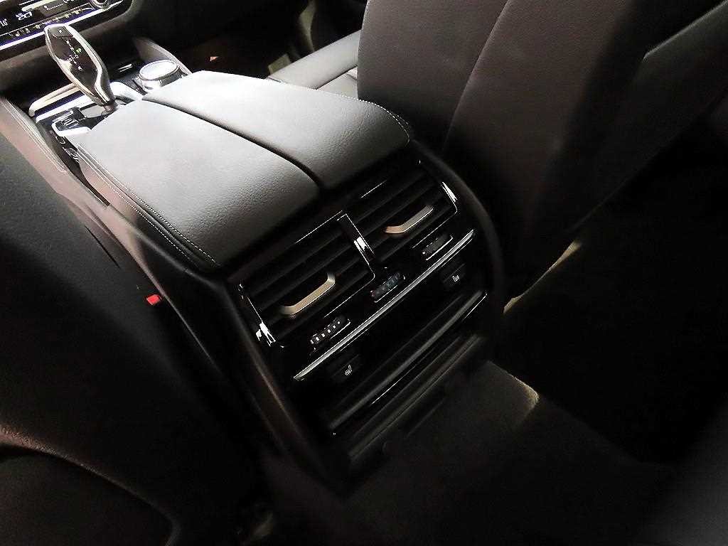 BMW 5시리즈 5시리즈 (G30) 520i 럭셔리 이미지 16