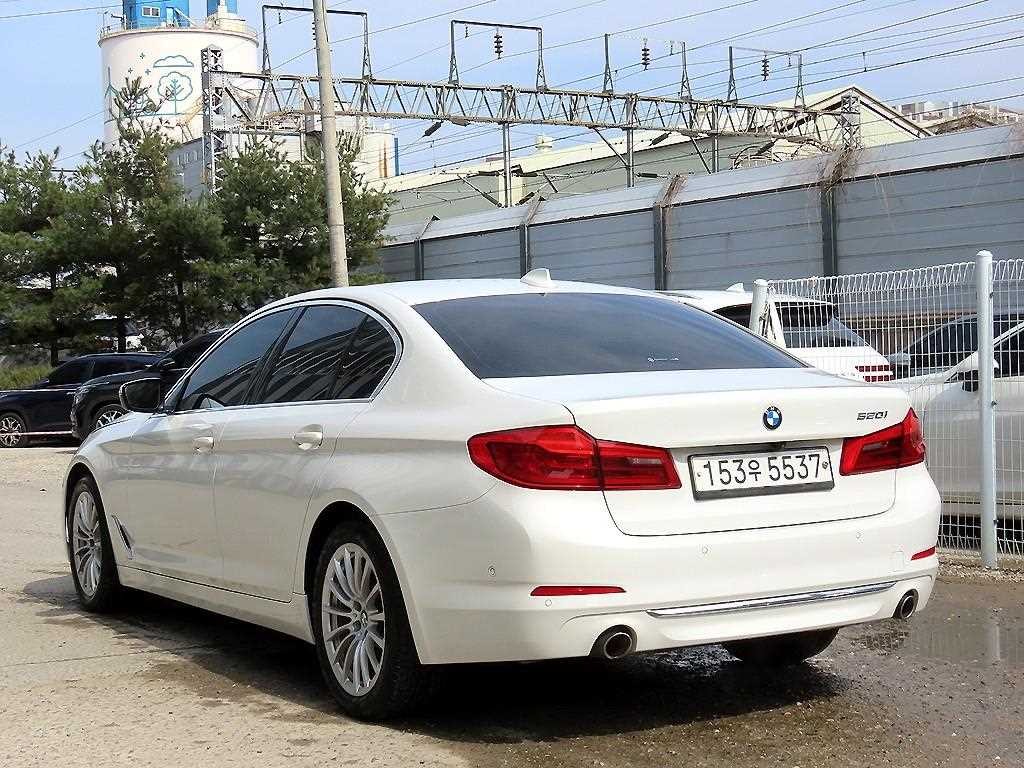 BMW 5시리즈 5시리즈 (G30) 520i 럭셔리 이미지 3