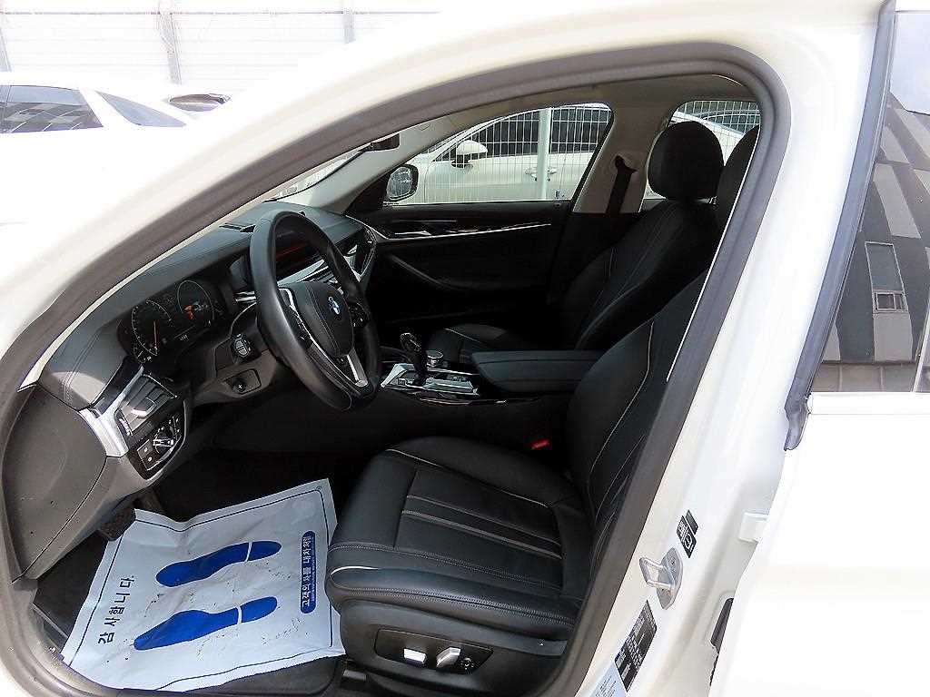 BMW 5시리즈 5시리즈 (G30) 520i 럭셔리 이미지 5