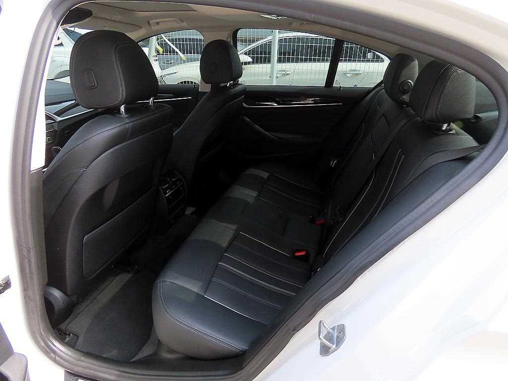 BMW 5시리즈 5시리즈 (G30) 520i 럭셔리 이미지 6