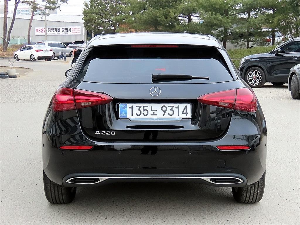 벤츠 A 클래스 A클래스 W177 A220 해치백 이미지 4