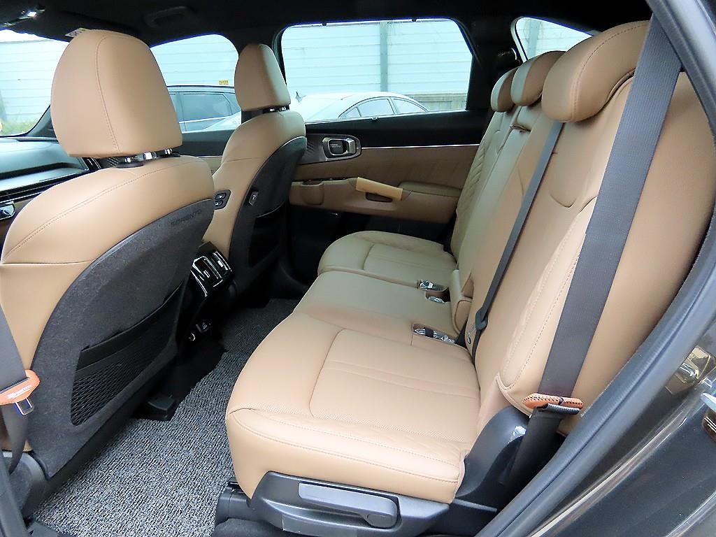 기아 쏘렌토 더 뉴 쏘렌토 4세대 가솔린 2.5T 4WD 시그니처 그래비티 이미지 6