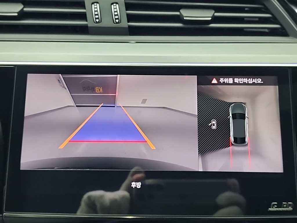아우디 e-트론 55 콰트로 스포트백 이미지 16