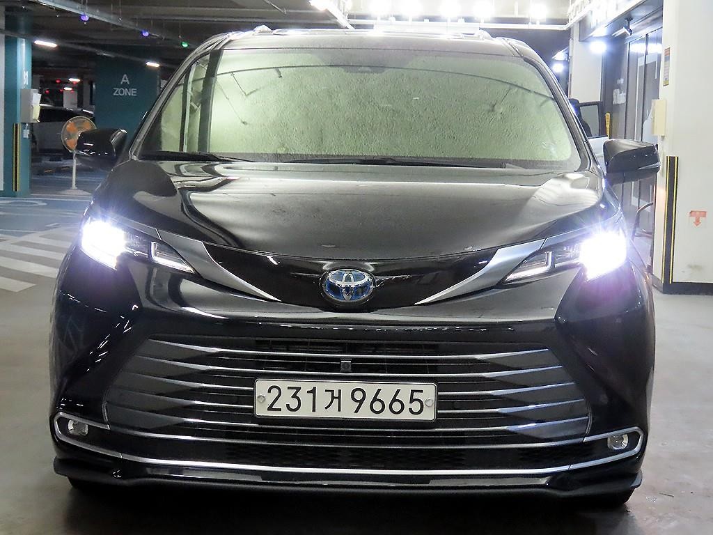 토요타 시에나 2.5 AWD 하이브리드 이미지 2