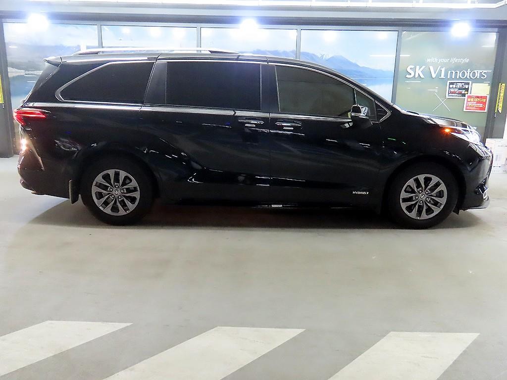 토요타 시에나 2.5 AWD 하이브리드 이미지 3