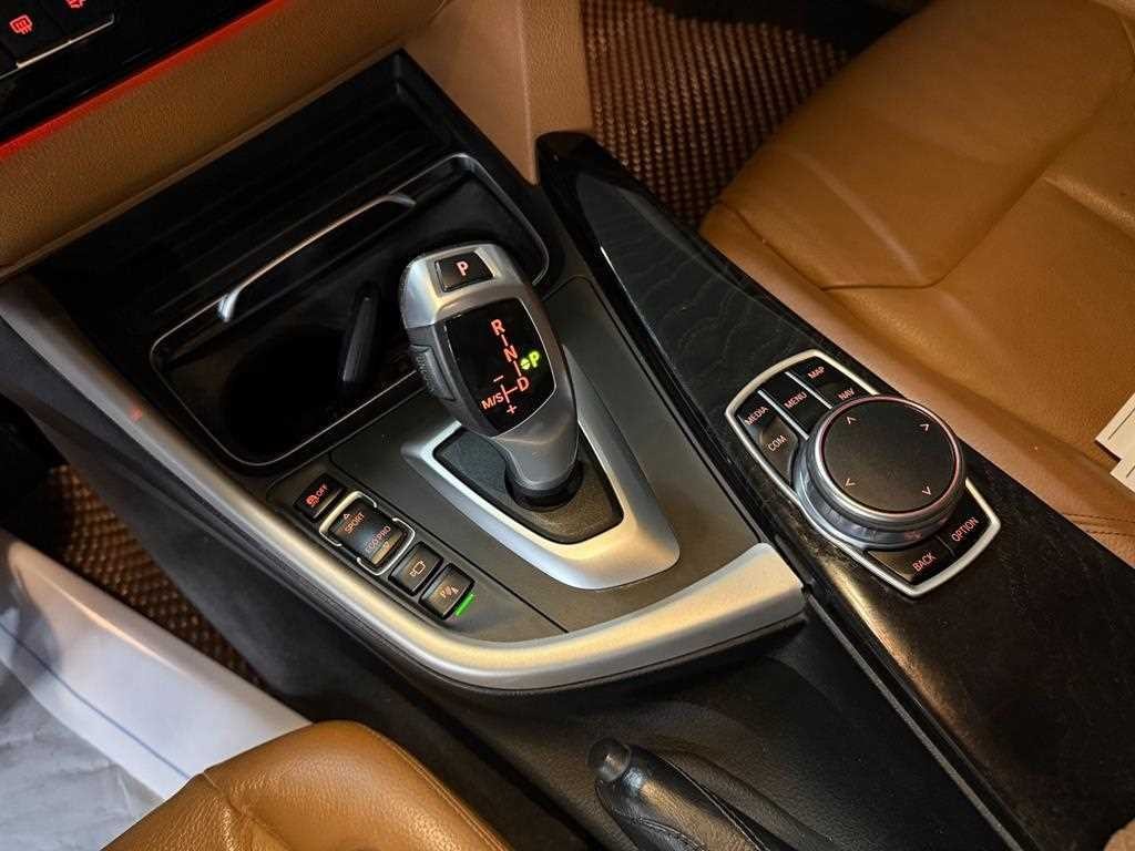 BMW 그란투리스모 3시리즈 GT (F34) GT 320D 럭셔리 이미지 11