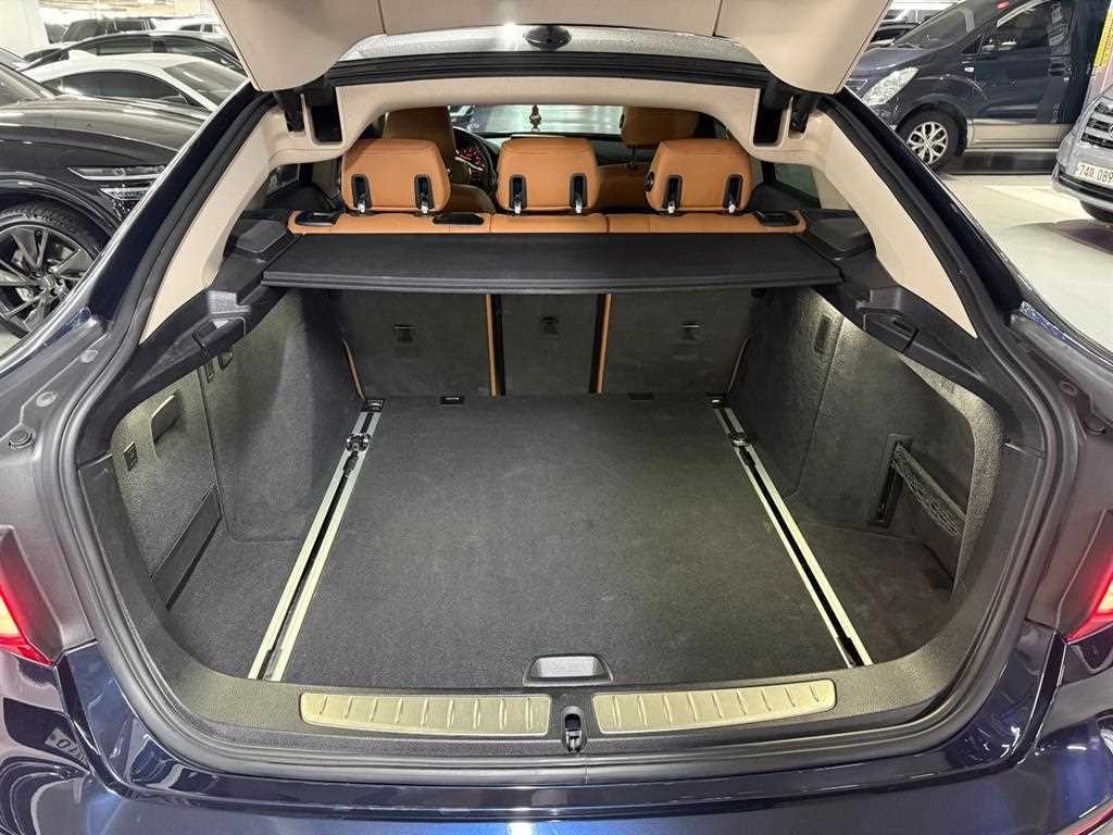 BMW 그란투리스모 3시리즈 GT (F34) GT 320D 럭셔리 이미지 19