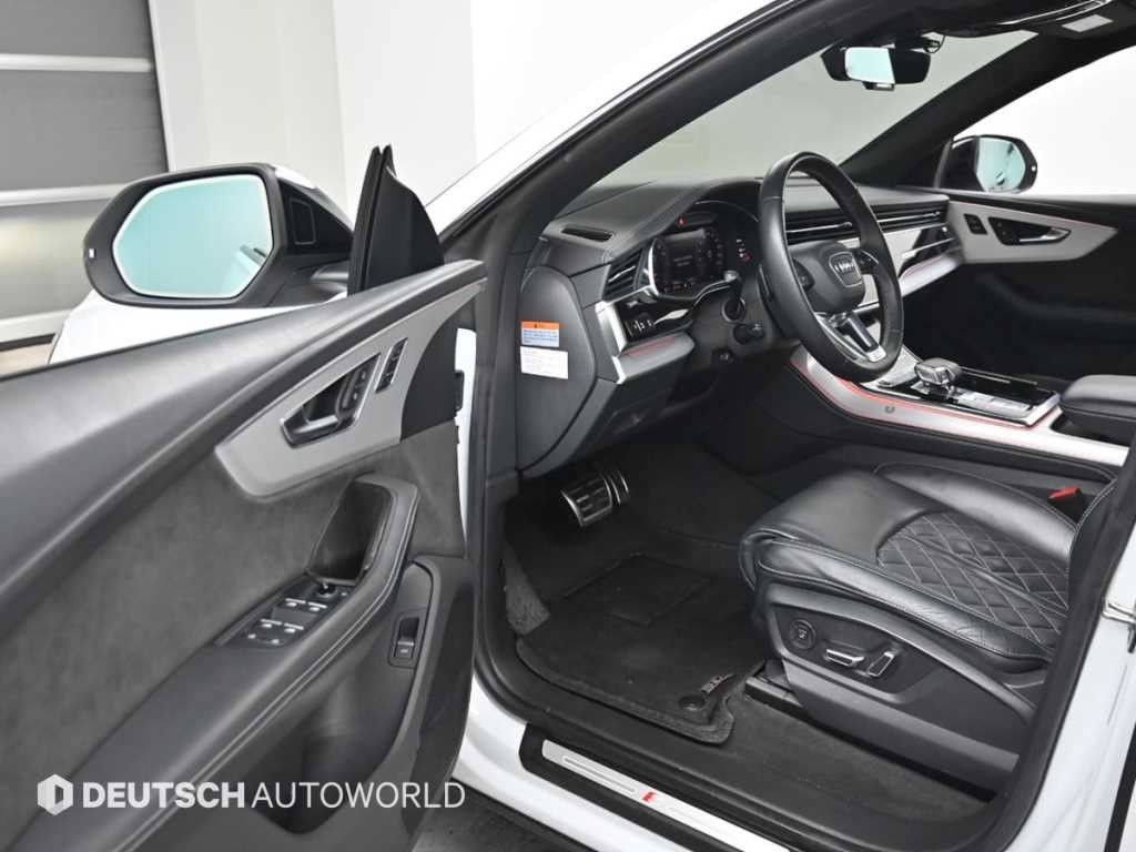 아우디 Q8 55 TFSI 콰트로 프리미엄 이미지 11