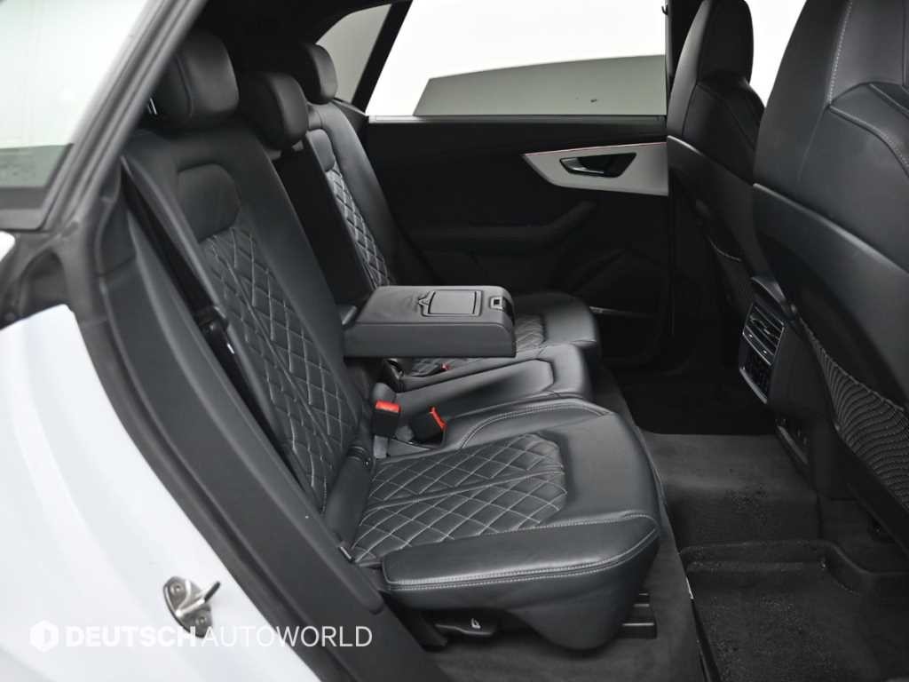 아우디 Q8 55 TFSI 콰트로 프리미엄 이미지 12