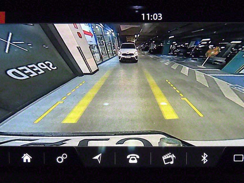 랜드로버 레인지로버 벨라 2.0 D240 R-다이나믹 SE 이미지 13