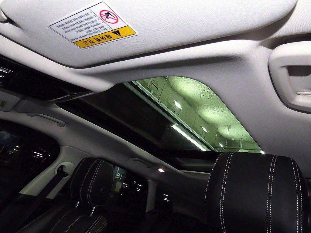 랜드로버 레인지로버 벨라 2.0 D240 R-다이나믹 SE 이미지 15