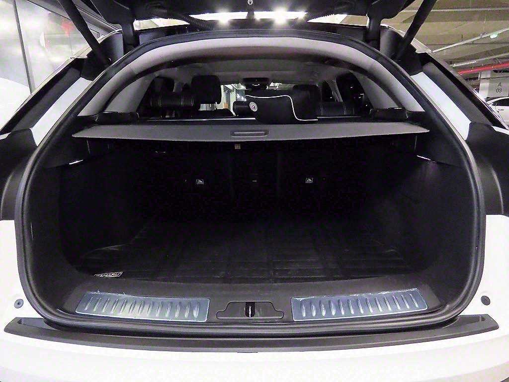 랜드로버 레인지로버 벨라 2.0 D240 R-다이나믹 SE 이미지 17