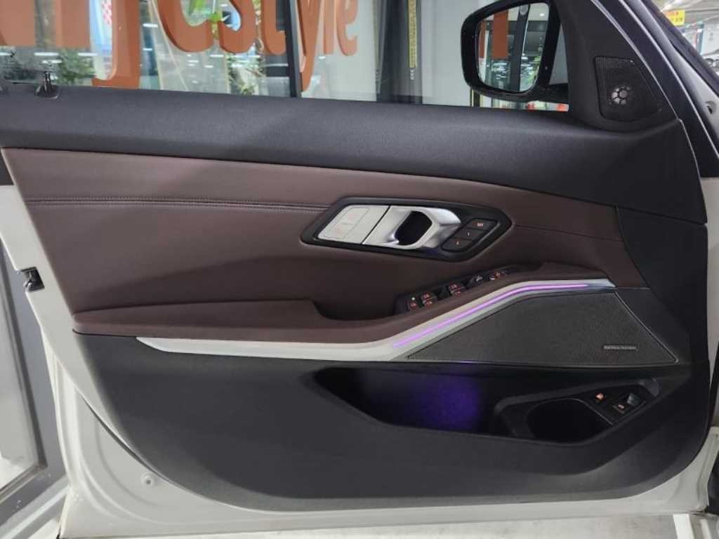 BMW 3시리즈 3시리즈 (G20) 330e 럭셔리 이미지 12