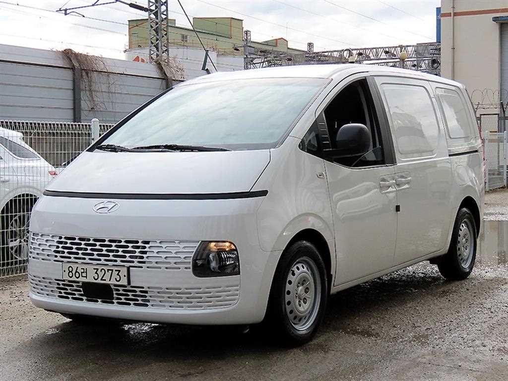 현대 스타리아 2WD 디젤 카고 스마트 3인승 이미지 2