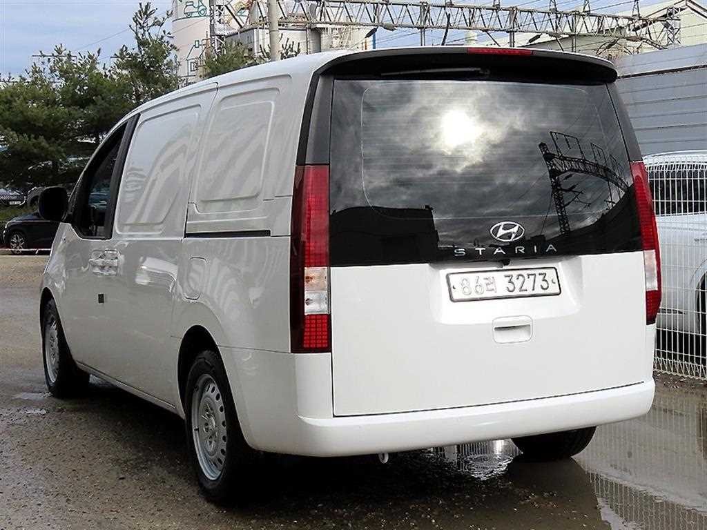 현대 스타리아 2WD 디젤 카고 스마트 3인승 이미지 3