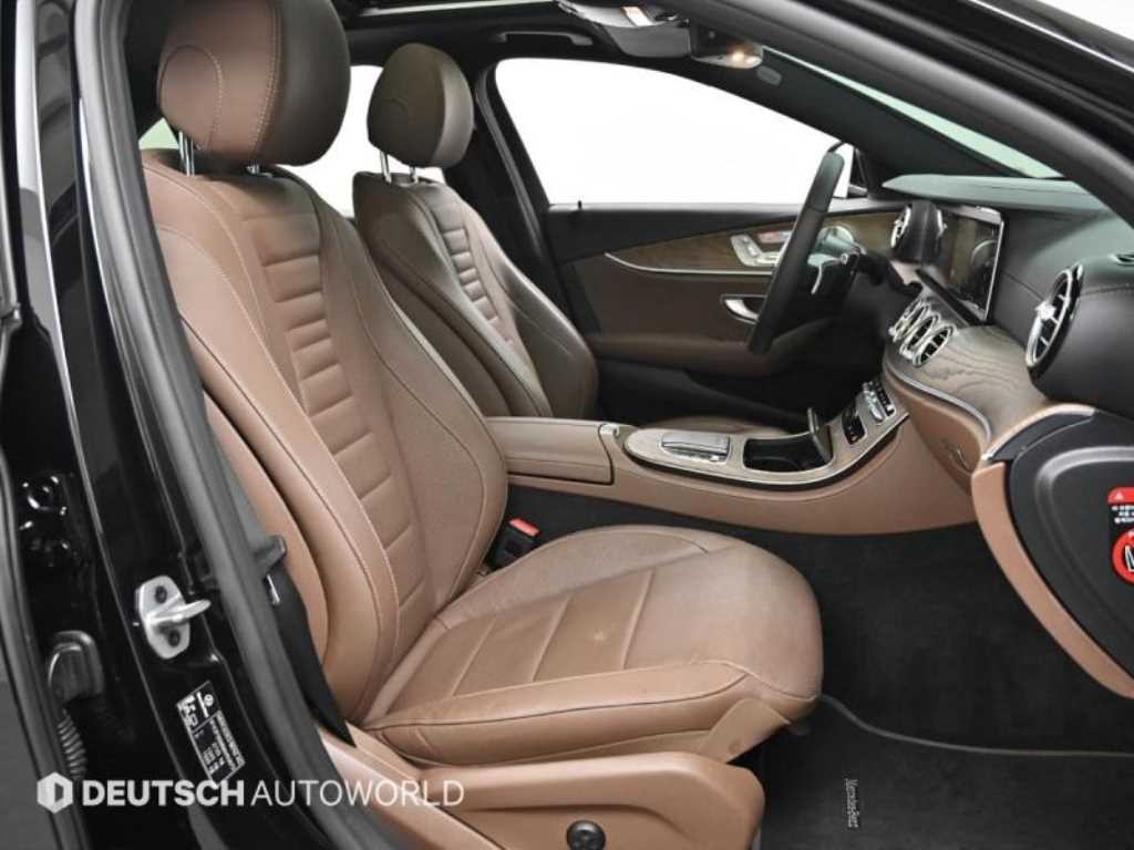 벤츠 E 클래스 E-클래스 W213 E300e 4MATIC 익스클루시브 이미지 10