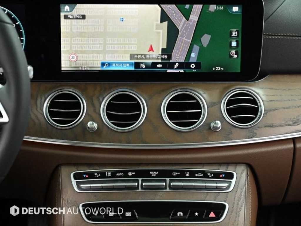 벤츠 E 클래스 E-클래스 W213 E300e 4MATIC 익스클루시브 이미지 14