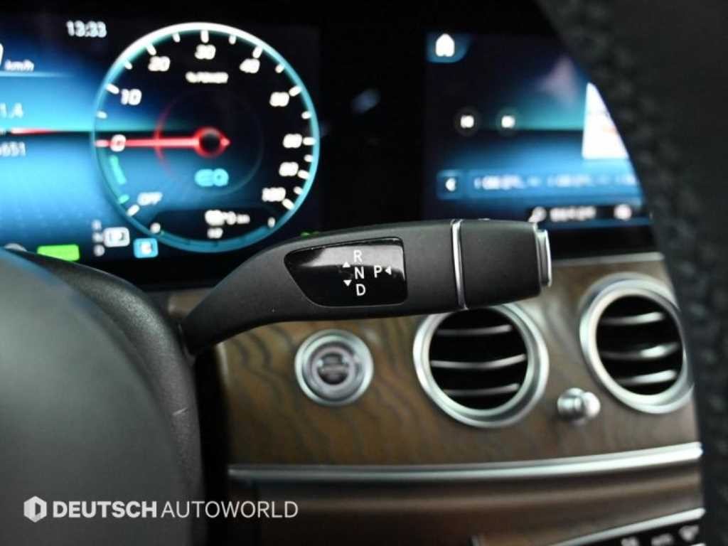 벤츠 E 클래스 E-클래스 W213 E300e 4MATIC 익스클루시브 이미지 9