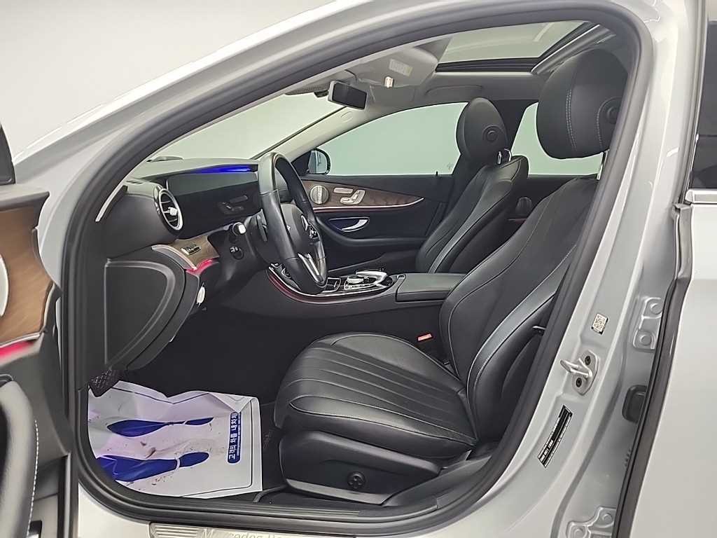 벤츠 E 클래스 E-클래스 W213 E300 4MATIC 익스클루시브 이미지 11
