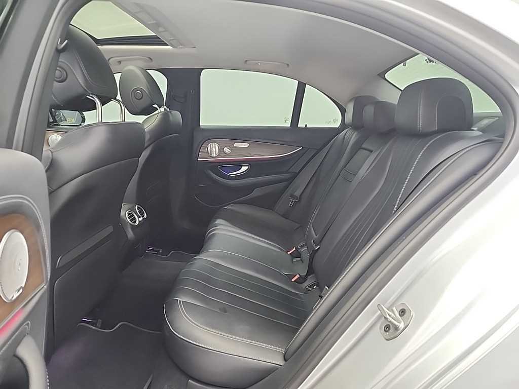 벤츠 E 클래스 E-클래스 W213 E300 4MATIC 익스클루시브 이미지 12