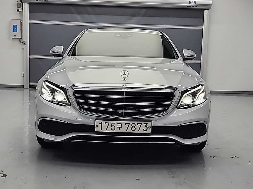 벤츠 E 클래스 E-클래스 W213 E300 4MATIC 익스클루시브 이미지 2