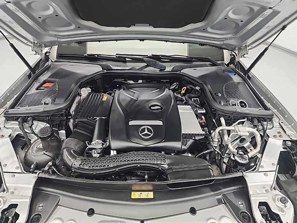 벤츠 E 클래스 E-클래스 W213 E300 4MATIC 익스클루시브 이미지 5