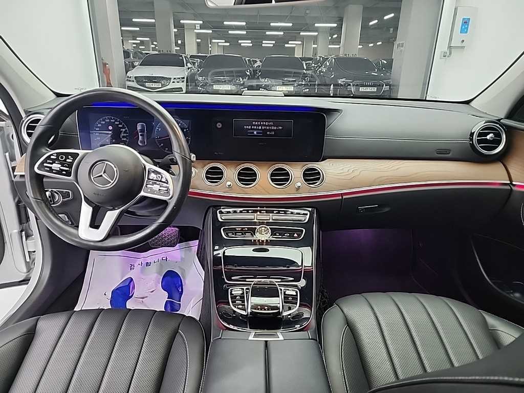 벤츠 E 클래스 E-클래스 W213 E300 4MATIC 익스클루시브 이미지 7