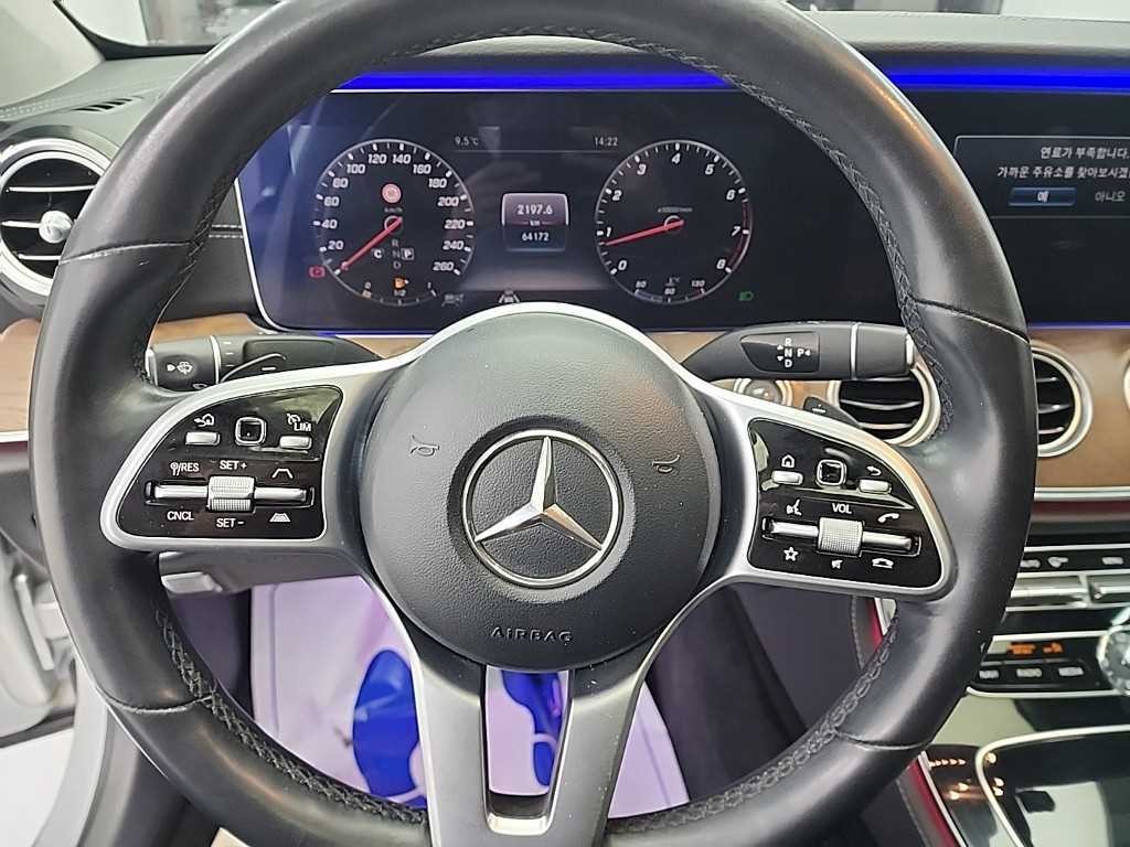 벤츠 E 클래스 E-클래스 W213 E300 4MATIC 익스클루시브 이미지 9