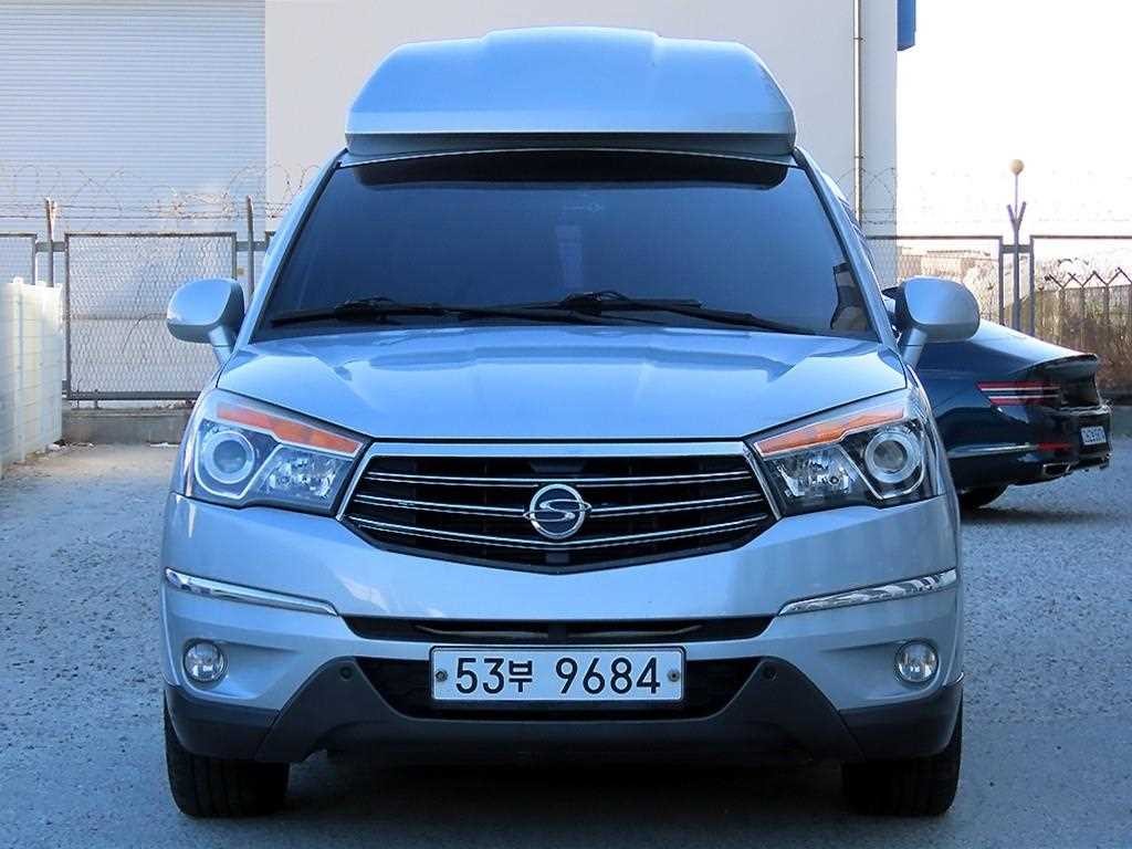 KG모빌리티(쌍용) 코란도 코란도투리스모 4WD 샤토 9인승 이미지 1