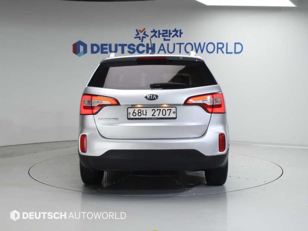 기아 쏘렌토 뉴 쏘렌토 R 2WD 2.0 TLX 스페셜 이미지 4