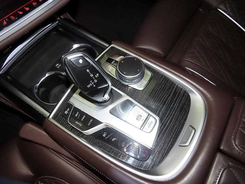 BMW 7시리즈 7시리즈 (G11) 745e i퍼포먼스 M스포츠 이미지 12