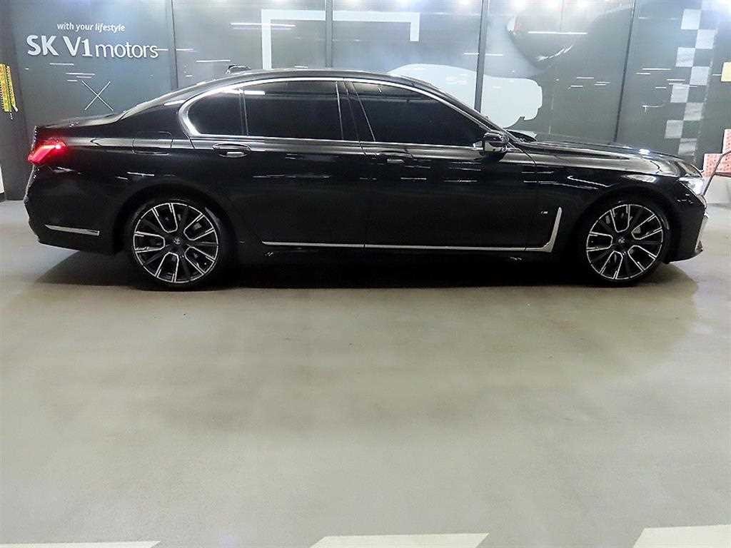 BMW 7시리즈 7시리즈 (G11) 745e i퍼포먼스 M스포츠 이미지 3