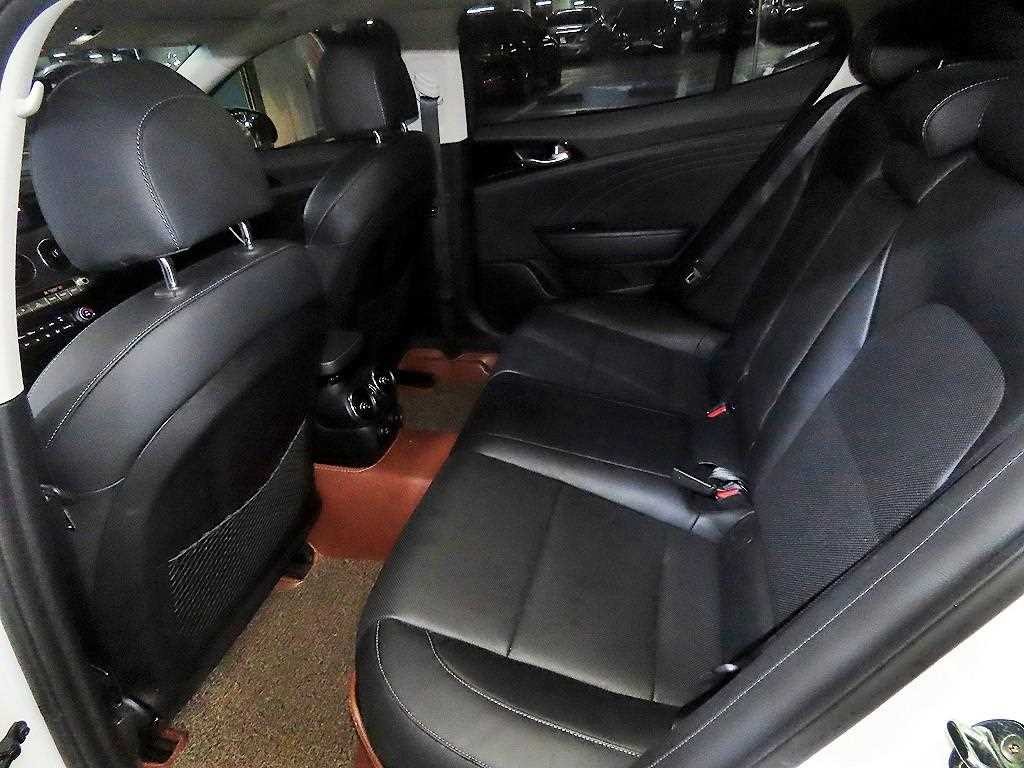 기아 스팅어 스팅어 마이스터 2WD 2.5 플래티넘 이미지 7