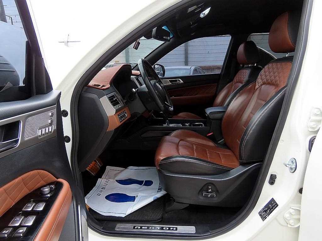 KG모빌리티(쌍용) 렉스턴 G4렉스턴 디젤 2.2 4WD 헤리티지 이미지 5