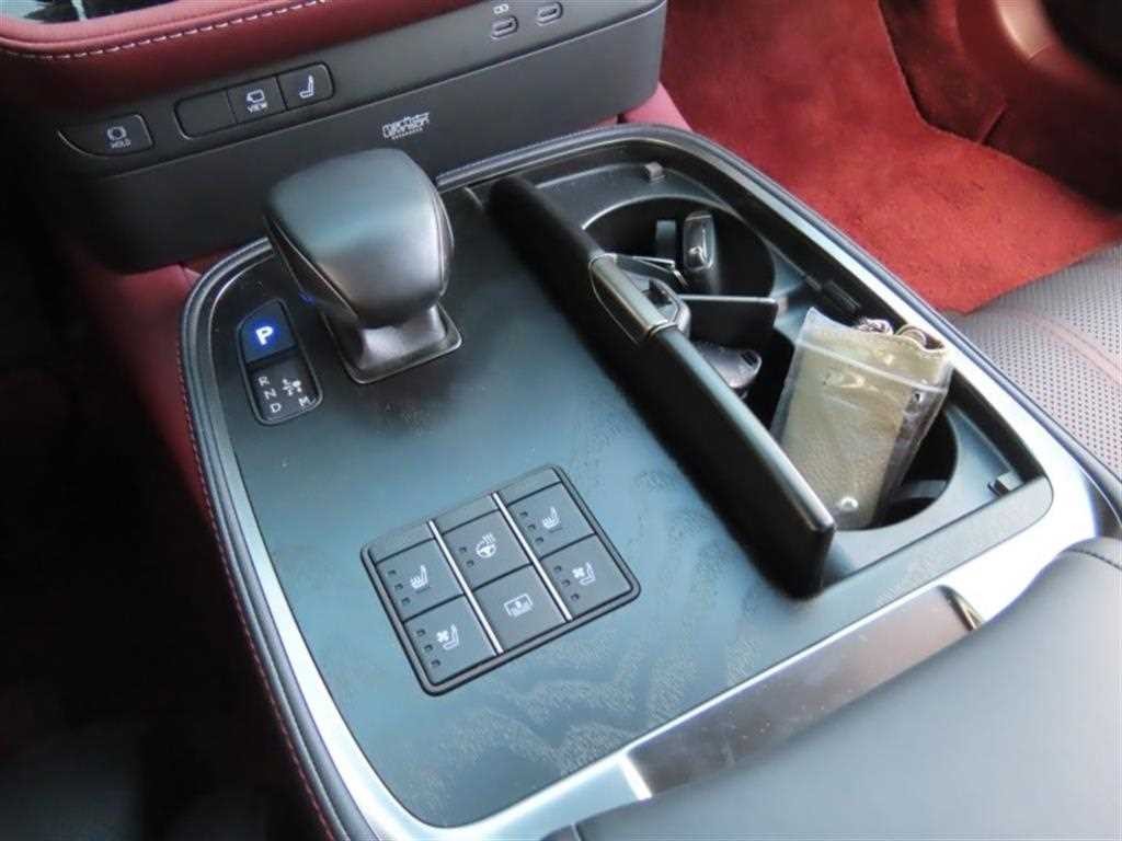 렉서스 LS LS500h 3.5 플래티넘 AWD 이미지 6