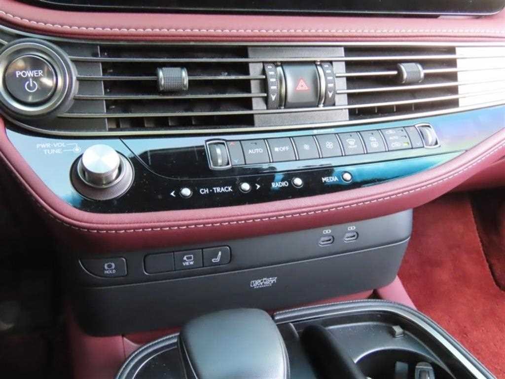 렉서스 LS LS500h 3.5 플래티넘 AWD 이미지 7