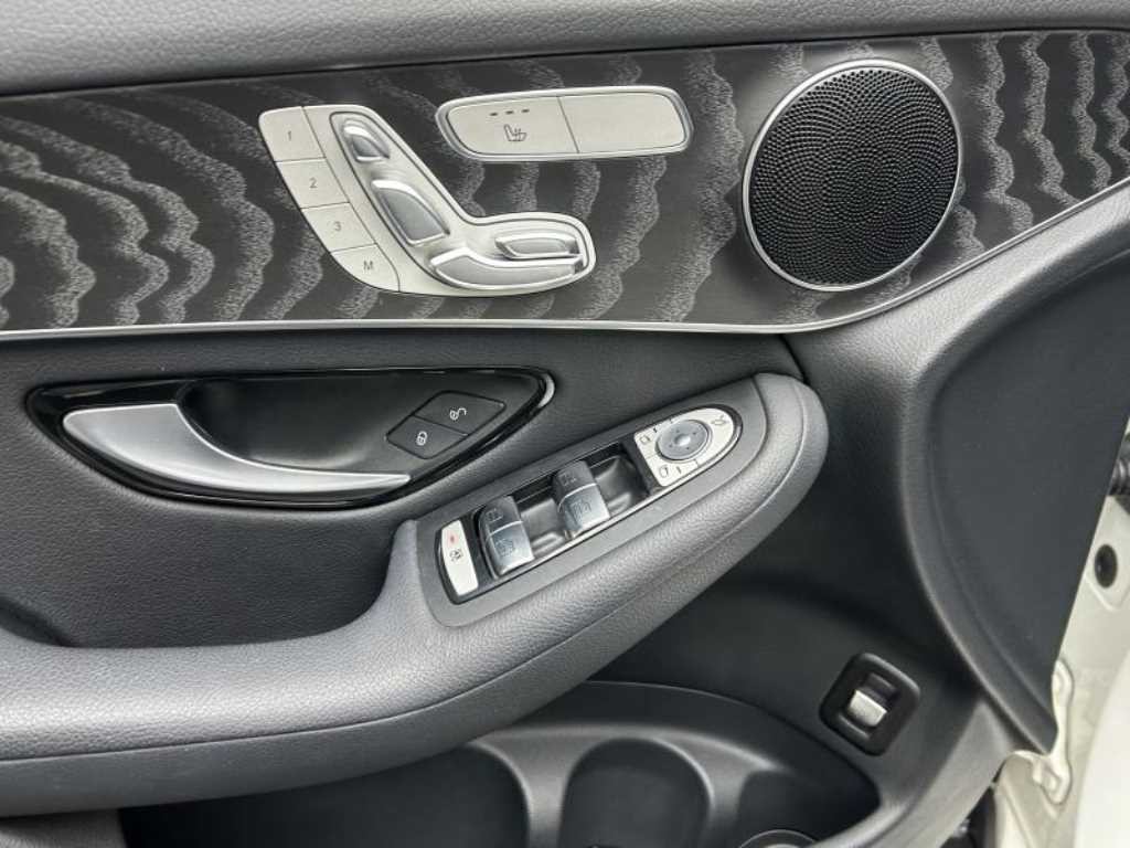 벤츠 GLC 클래스 GLC클래스 X253 GLC 300 4MATIC 쿠페 이미지 12